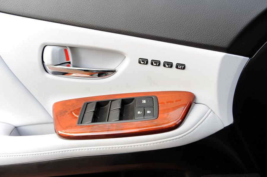  Lexus HS250h 2009 года  (фото 15 из 273)